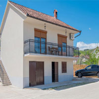 Holiday Home For 6 People With Terrace | Holidu.es