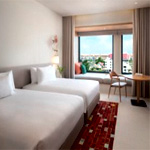 Deluxe King Room : Centara Hotels Resorts