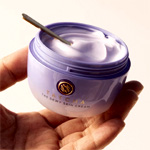 The Dewy Skin Cream : Tatcha